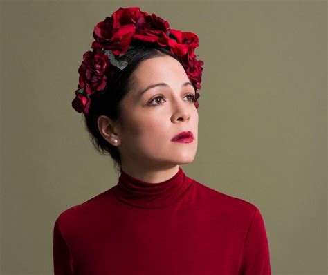  Il Concerto di Natalia Lafourcade: Un Omaggio alla Musica e ai Sapori della Colombia!