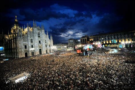 Unforgettable Moments: Umair Jafar's Euphoric Concert in Milan!